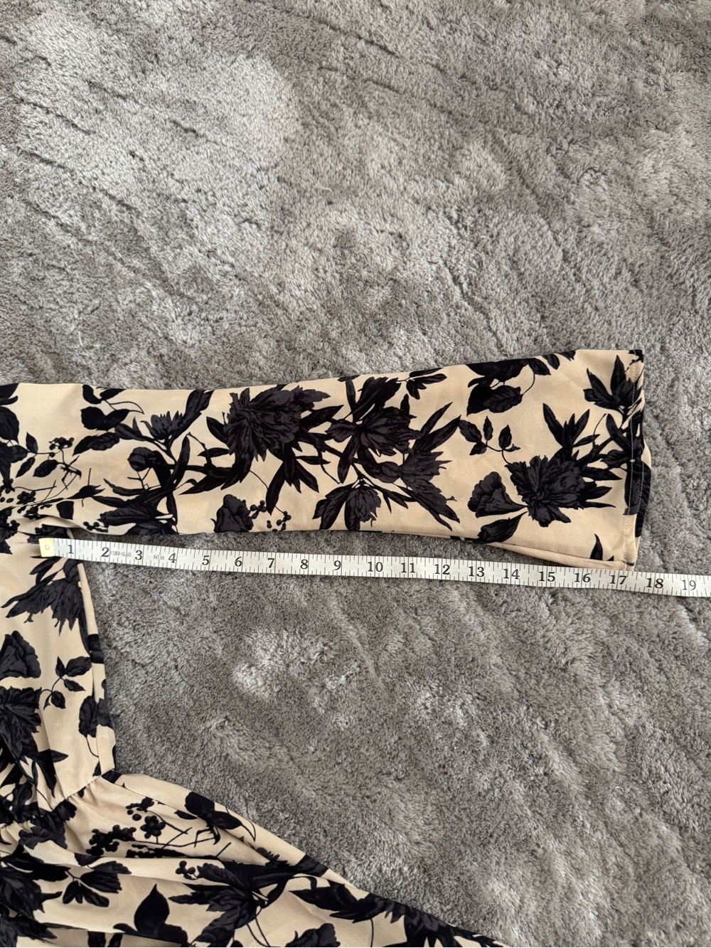 Daytrip Floral V-Neck Long Sleeve Romper - Picture 5 of 6